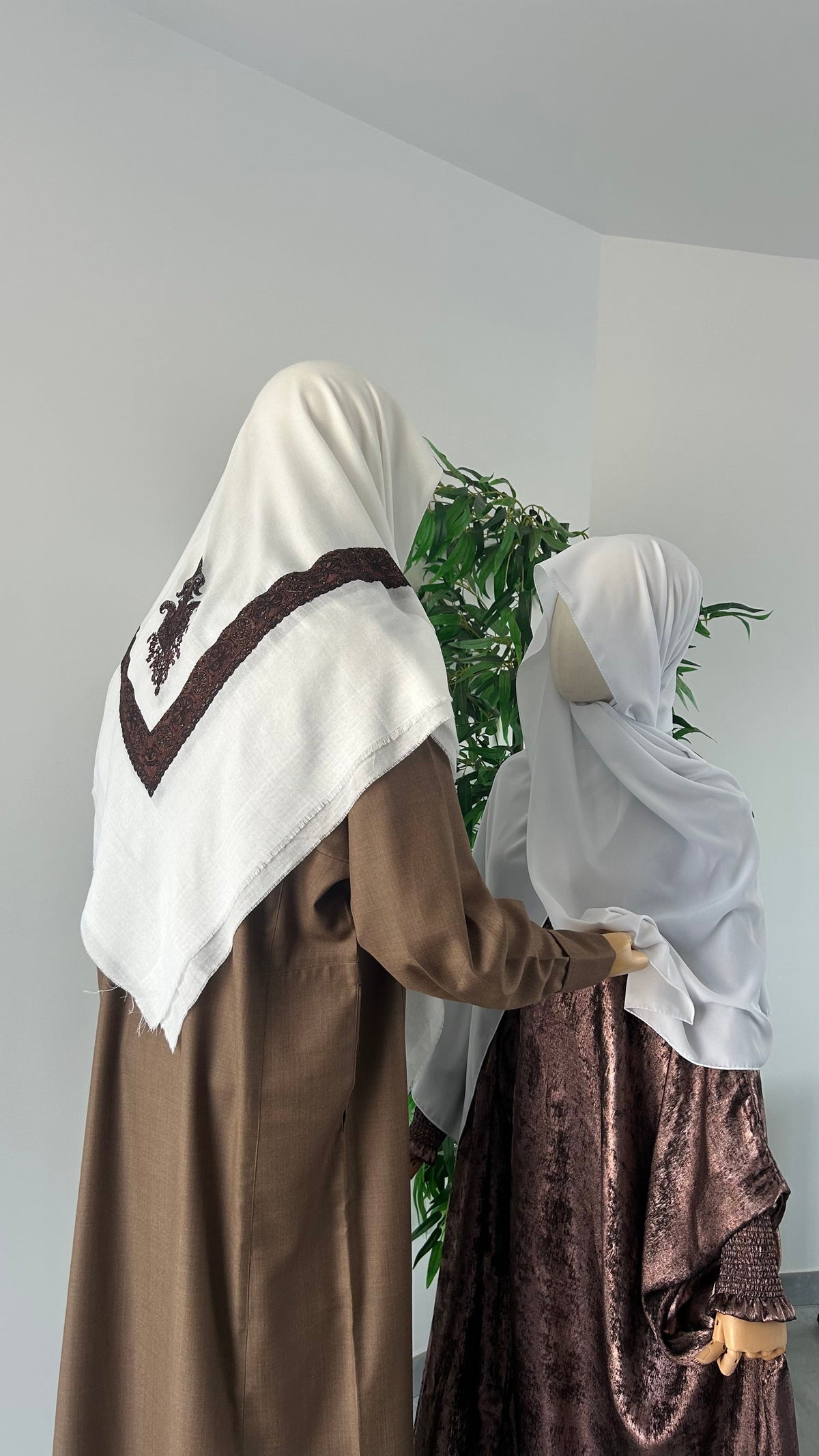 Qamis Saoudien Marron — Dar Nūr