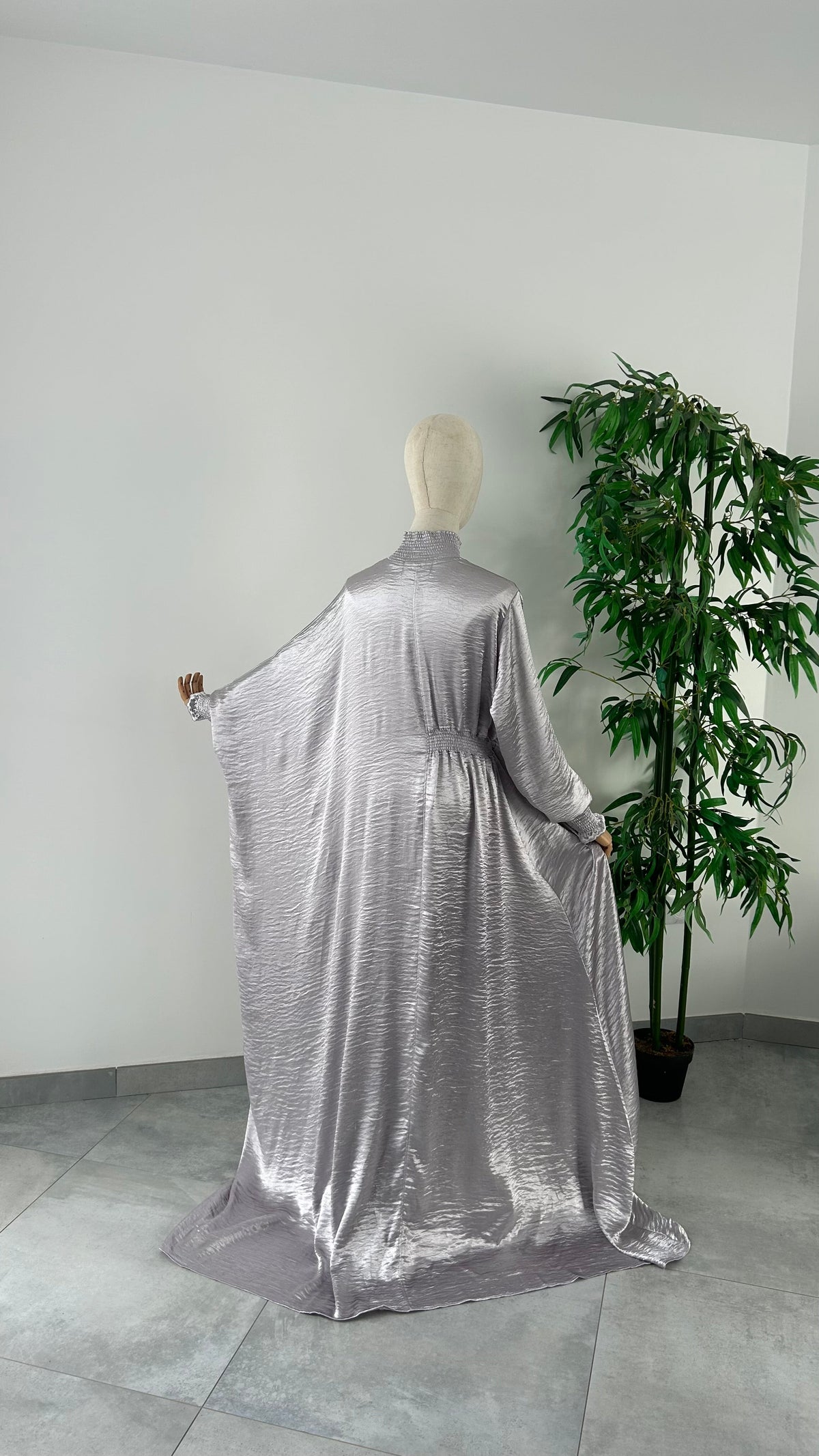 Abaya Nouha Gris Argenté — Dar Nūr