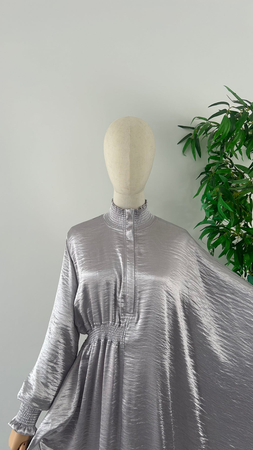 Abaya Nouha Gris Argenté — Dar Nūr