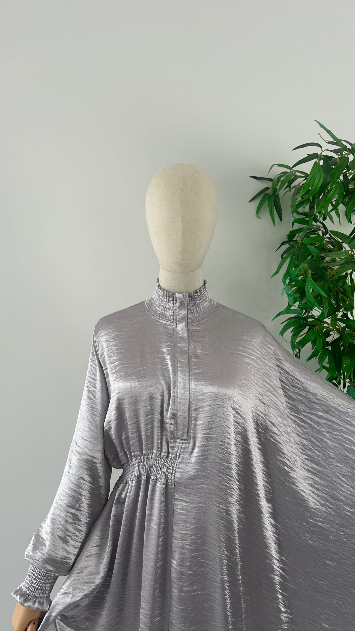 Abaya Nouha Gris Argenté — Dar Nūr