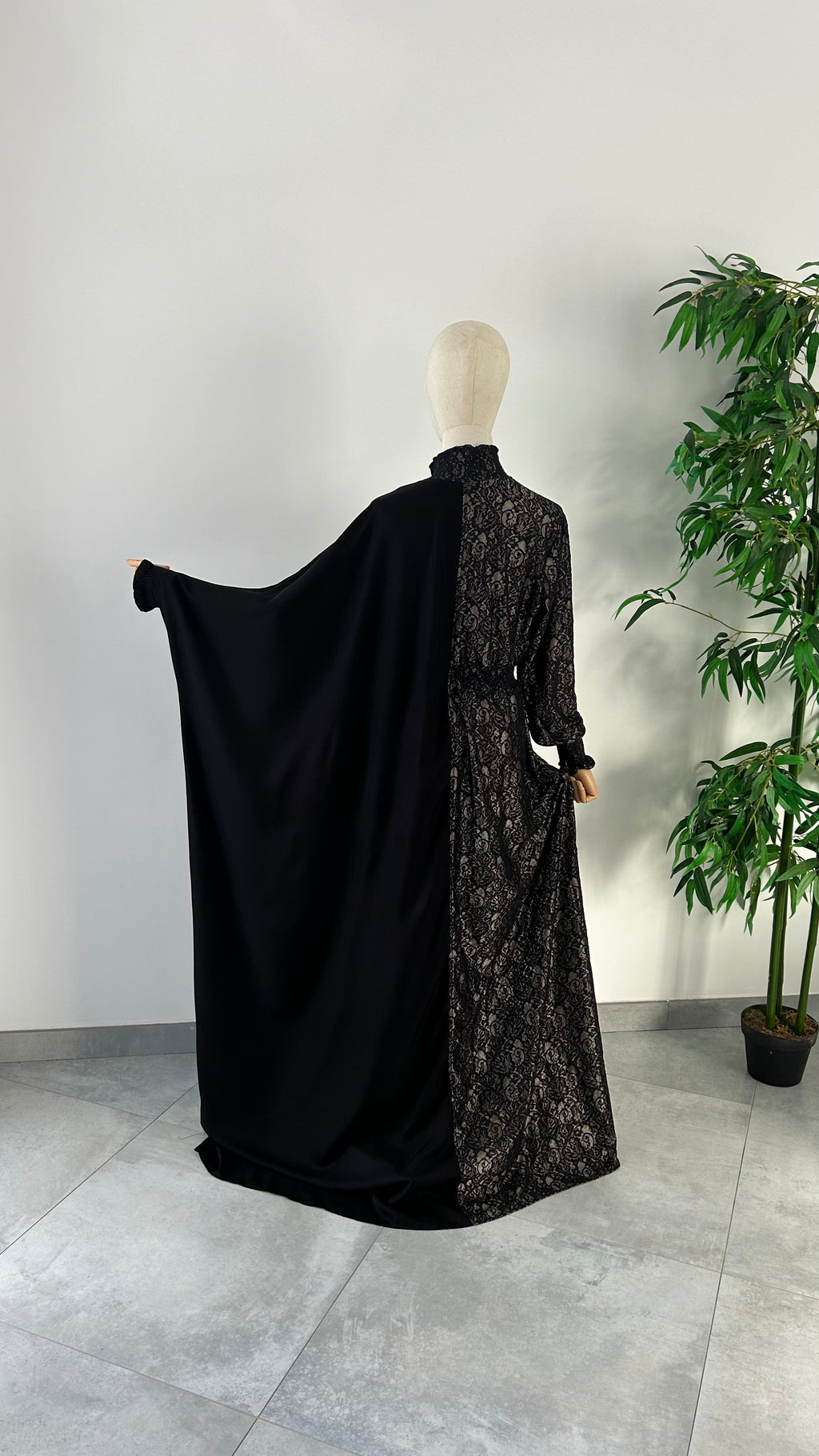 Abaya Nouha Noir Dentelle — Dar Nūr