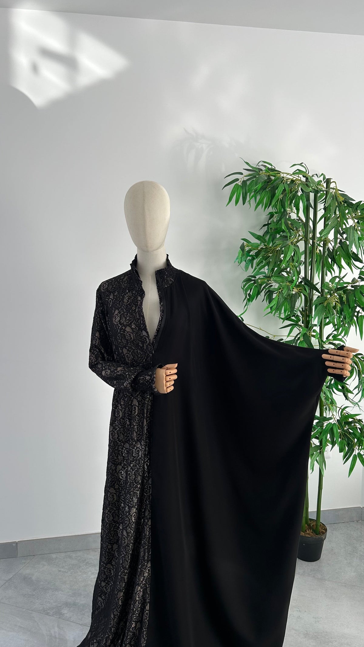 Abaya Nouha Noir Dentelle — Dar Nūr